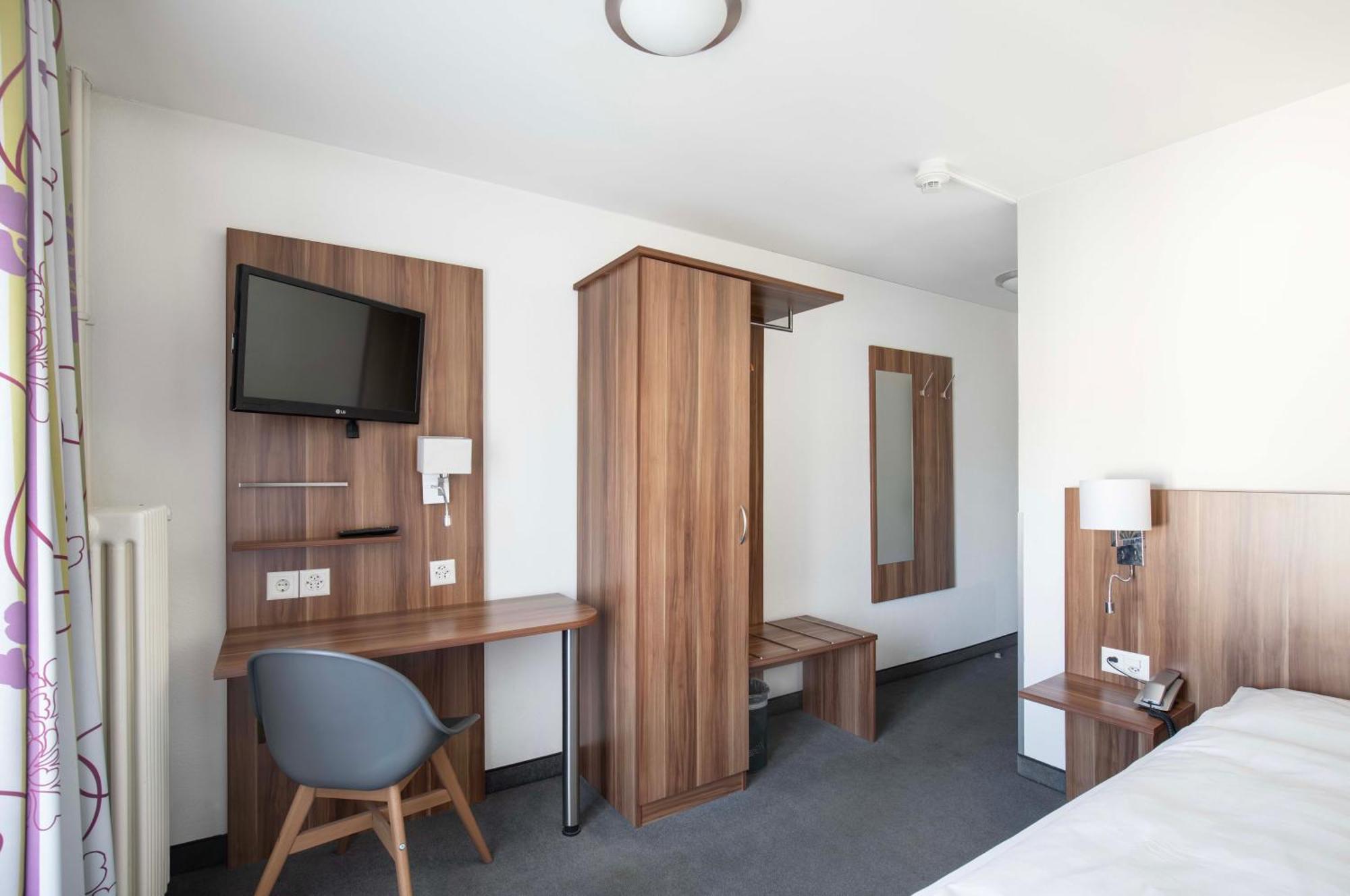 Hotel Resslirytti Basel Luaran gambar
