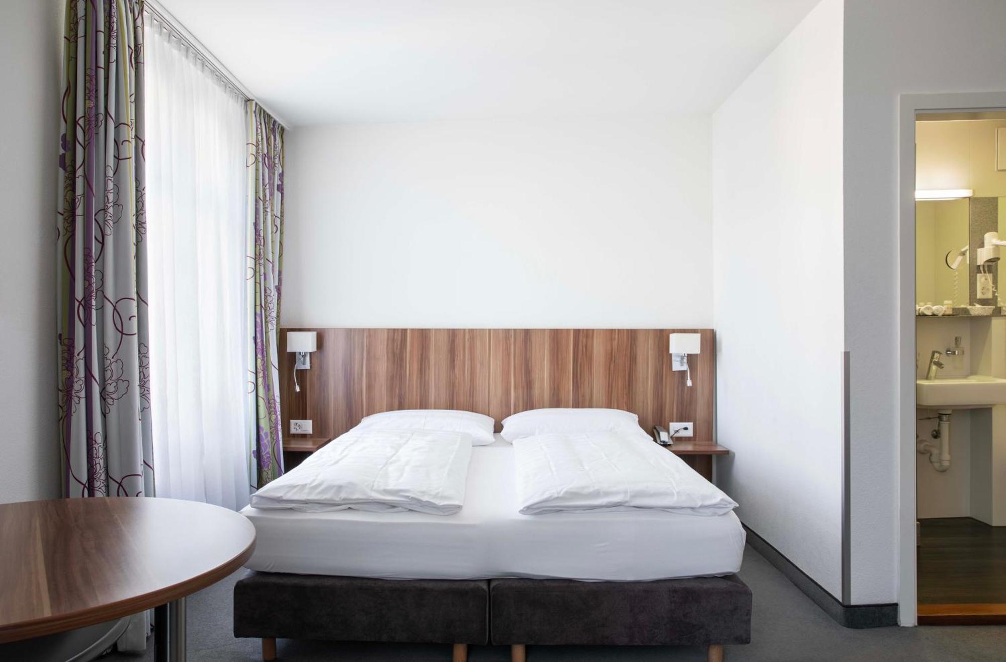 Hotel Resslirytti Basel Luaran gambar